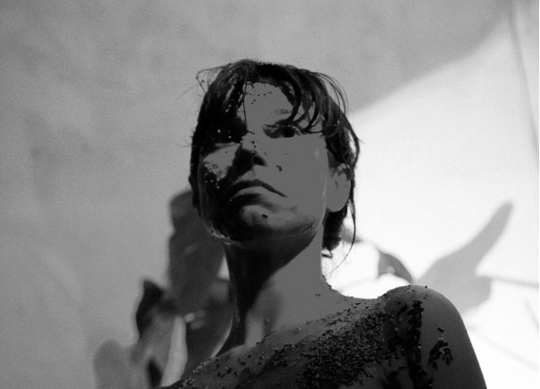 Thaís de Almeida Prado: Expurgo. da Violência. dos corpos que colidem. da asfixia. do medo de uma metrópole