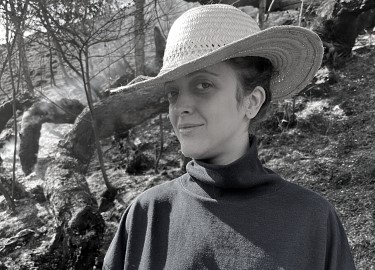 LAURA LAVIERI: • MÂNTRICA •